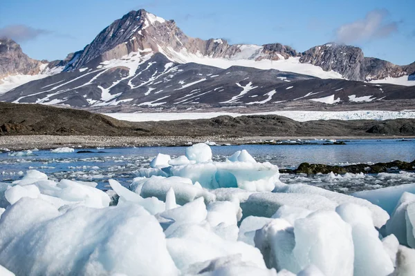 Vue Sur Eau Montagne Depuis Rivage Glacé — Photo