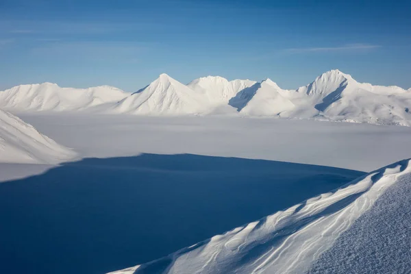 Photo Cold Beautiful Endless Snowy Hills — Stock Photo, Image