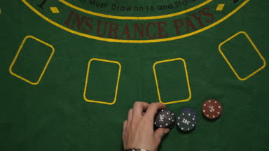 Kumar oyunu blackjack, oyuncu fiş güverte masaya bahis kartları Deale, görünümü ana sayfa