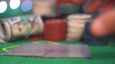 Kartları, sifonu kadar yakın