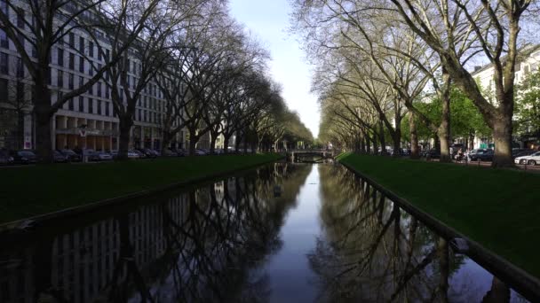 Kings Avenue Konigsallee Canal, Düsseldorf, Niemcy — Wideo stockowe