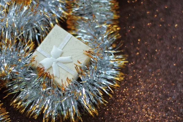 Glitter Arka Plan Noel Tinsel Parlayan Üzerinde Noel Yeni Yıl — Stok fotoğraf