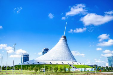 Astana/Kazakistan - 07.07.2017: Khan Shatyr binasının görünümü.