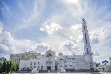 Astana/Kazakistan - 07.07.2017: Bir İslam camisinin cephesinin görünümü