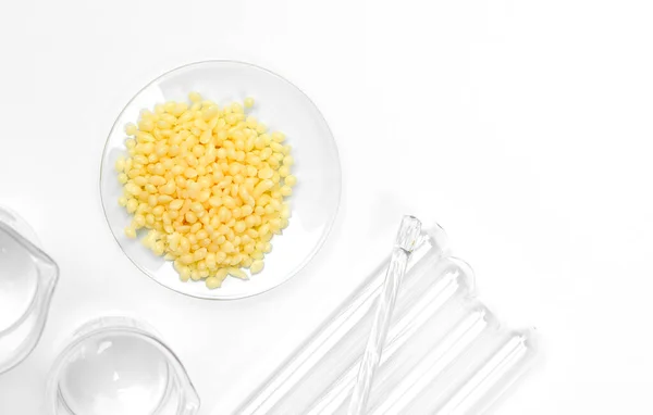 Candelilla Wax Chemical Ingredient Cosmetics Toiletries Product White Laboratory Table — ストック写真