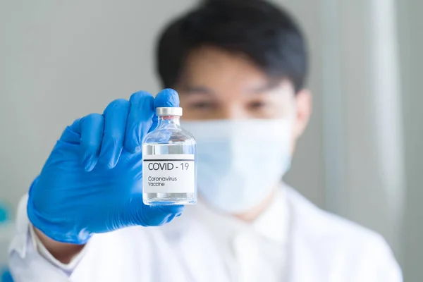 Bottle Coronavirus Vaccine Hands Doctors Close — Stok Foto