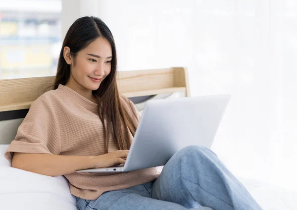 Young Asian Teen Use Laptop Computer Bed Relax Bedroom Enjoy — Stock Photo, Image