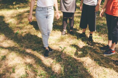 ekip oluşturma egzersiz insanlar bacaklar sahip kırpma kadar yakın