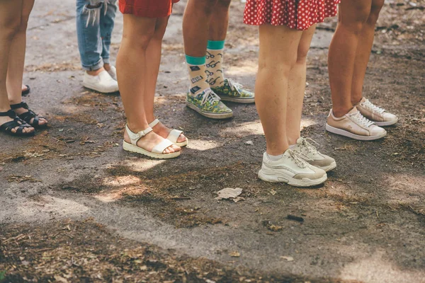 Ejercicio Trabajo Equipo Con Grupo Personas Piernas Pie Uno Por — Foto de Stock