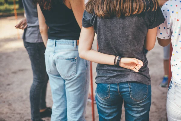 Ejercicios Trabajo Equipo Personas Con Palos Haciendo Círculo — Foto de Stock