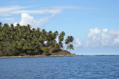North bay Beach Adası feribot Aberdeen iskele ayrıldıktan sonra görüldüğü gibi. Ross Adası Adası son bölümü resimde görüldüğü
