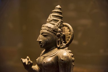 Tanrıça Hinduizm'de, Devlet Müzesi, Egmore, Chennai, Hindistan yer alan bronz idol. Bronz Galeri yaklaşık 1500 nesneleri 85 Budist, 25 Jain ve geri kalanı Hindu muhteşem bir koleksiyona sahiptir