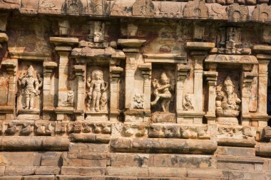 Duvardaki oyma putlar. Brihadeeswarar Tapınağı, Gangaikonda Cholapuram Thanjavur, Tamil Nadu