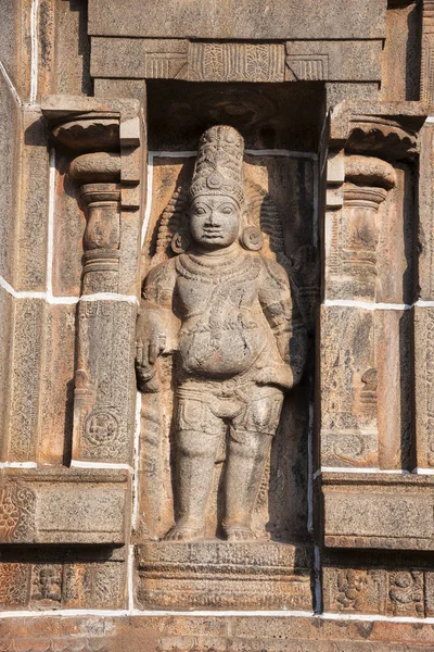 Carved idols on the Gopuram of Nataraja Temple. Chidambaram, Tamil Nadu. It is one of the five holiest Shiva temples, each representing one of the five natural elements it represents akasha or sky