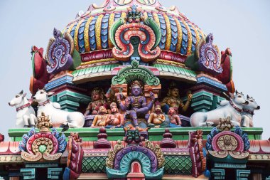 Gopuram, Shiva Tapınağı, Gangaikonda Cholapuram, Tamil Nadu yakınındaki oyulmuş Colourful