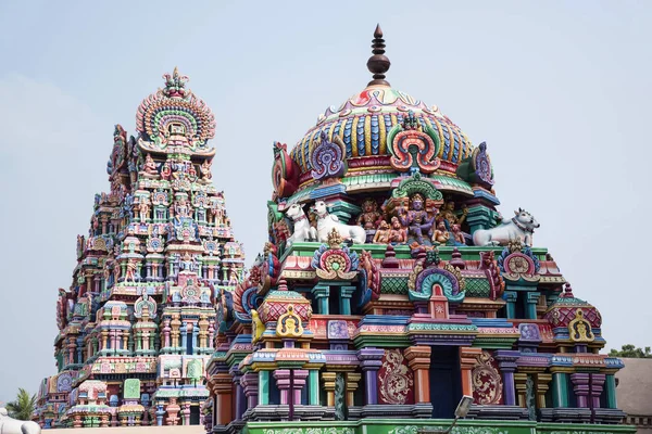Gopuram, Shiva Tapınağı, Gangaikonda Cholapuram, Tamil Nadu yakınındaki oyulmuş Colourful