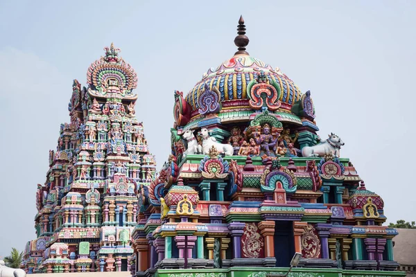 五彩缤纷的雕刻 gopuram, 靠近湿婆寺, Gangaikonda Cholapuram, 泰米尔纳德邦 — 图库照片
