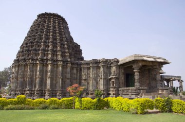 Doddabasappa Tapınağı, bir 12. yüzyılda Batı Chalukyan mimari yenilik, kutsal bir Shiva linga, Tanrı Shiva, Dambal, Gadag yakınında, Karnataka, Hindistan içerir