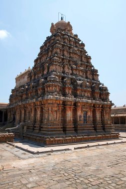 Airavatesvara tapınak kompleksi, Darasuram, Tamil Nadu, Hindistan. Kuzey batıdan görünümü