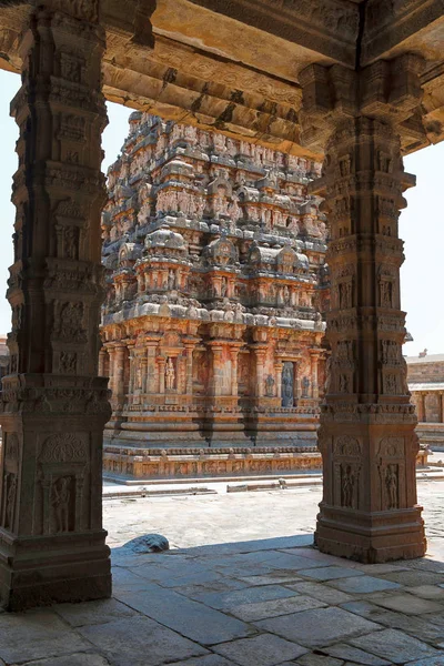 Templo Airavatesvara Visto Através Claustro Ocidental Darasuram Tamil Nadu Índia — Fotografia de Stock