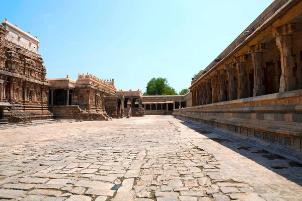 Airavatesvara Tapınağı, Darasuram, Batı görünümünden Tamil Nadu, Hindistan