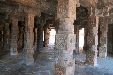 Oyma iç sütun, agra-mandapa, Airavatesvara Tapınağı, Darasuram, Tamil Nadu Hindistan