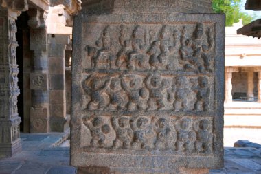 Siva-Parvati evlilik, iç ayağı, agra-mandapa, Airavatesvara Tapınağı, Darasuram, Tamil Nadu, Hindistan isimli eserleri takip etti oyma.
