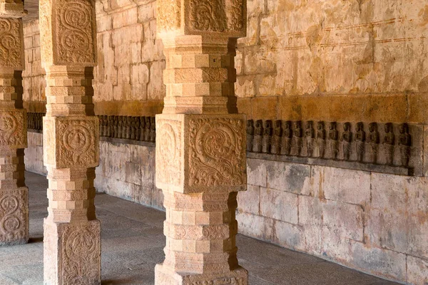 Carved Pillars Saiva Saints Northern Cloister Wall Airavatesvara Temple Complex — Stock Photo, Image