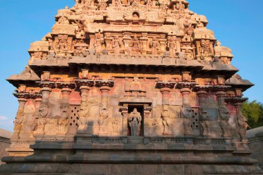 Deivanayaki Amman Tapınak, Airavatesvara Tapınağı, Darasuram, Tamil Nadu, Hindistan için bitişik. Batıdan görünümü