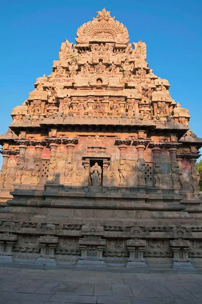 Deivanayaki Amman Tapınak, Airavatesvara Tapınağı, Darasuram, Tamil Nadu, Hindistan için bitişik. Batıdan görünümü