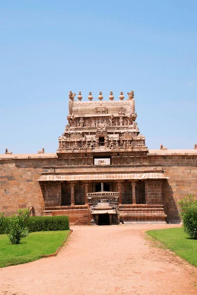 Giriş, Airavatesvara Tapınağı, Darasuram, Tamil Nadu Hindistan görünümü doğudan