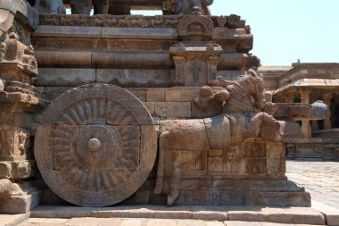 Dörtnala atlar kat yakınındaki adımlar, agra-mandapa, Airavatesvara Tapınağı, Darasuram, Tamil Nadu, Hindistan. Doğu'dan görünüm.