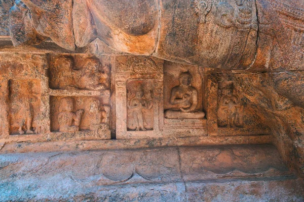 Motivos Que Retratam Buda Seus Discípulos Templo Airavatesvara Darasuram Tamil — Fotografia de Stock