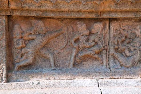 Bali, Kuzey mandapa, Airavatesvara tapınak temeli öldürme Rama karmaşık, gösterilen paneli Darasuram, Tamil Nadu, Hindistan.