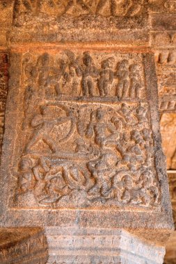 Hikaye, Siva, kama, Rati ve hayatta kalmak için dua diğer kraliçeler yanan iç sütun, agra-mandapa, Airavatesvara Tapınağı, Darasuram, Tamil Nadu, Hindistan.