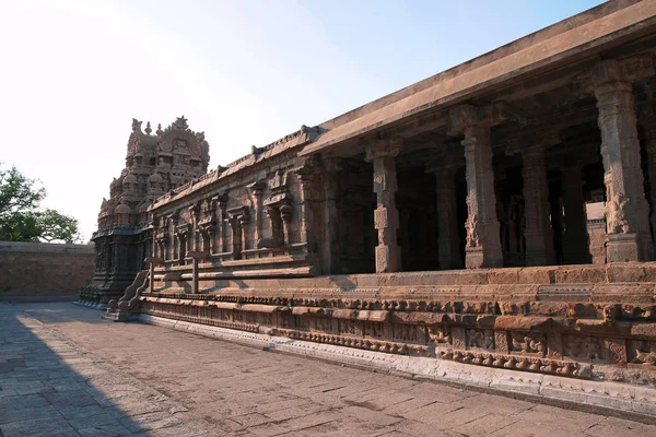 南墙和 Mandapa 的看法 Deivanayaki 安曼神社 Darasuram 泰米尔纳德邦 — 图库照片