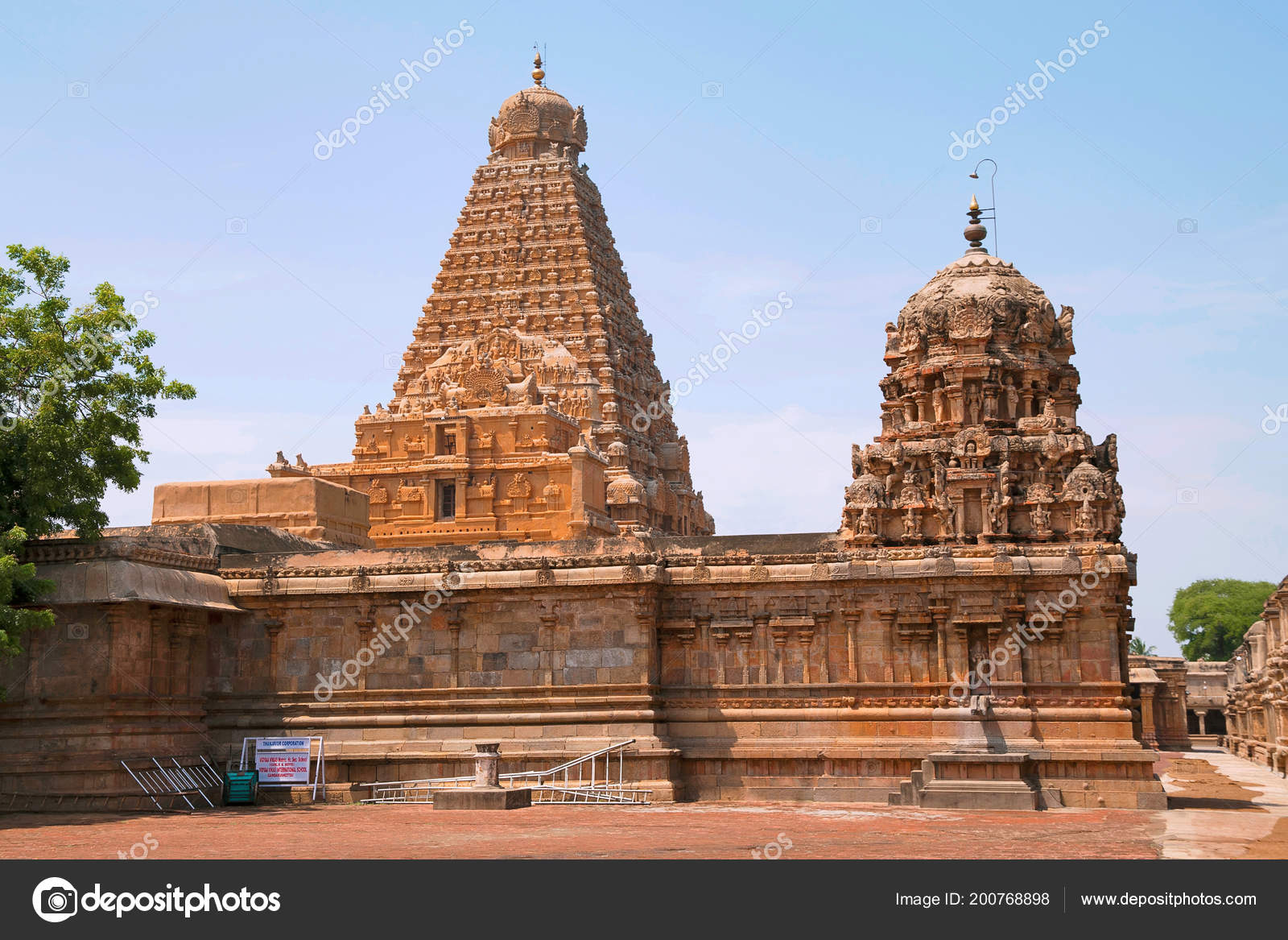Amman Shrine Brihadisvara Temple Background Tanjore Tamil Nadu India Stock  Photo by ©RealityImages 200768898