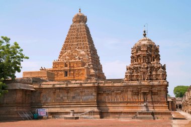 Amman tapınak ve Brihadisvara Tapınağı içinde geçmiş, Tanjore, Tamil Nadu, Hindistan.