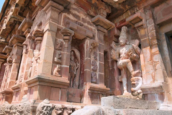 Dwarapala ve nişler, Güney girişi, Brihadisvara Tapınağı, Tanjore, Tamil Nadu, Hindistan