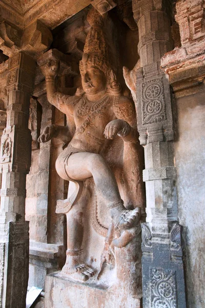 Maha-mandapa, Brihadisvara Tapınağı, Tanjore, Tamil Nadu, Hindistan girişinde sol tarafında Dwarapala.