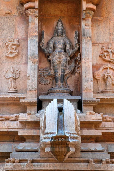 Kartikeya, gorgyle, Kuzey duvarı, Subrahmanyam Tapınak, Brihadisvara tapınak kompleksi, Tanjore, Tamil Nadu Hindistan yukarıda niş