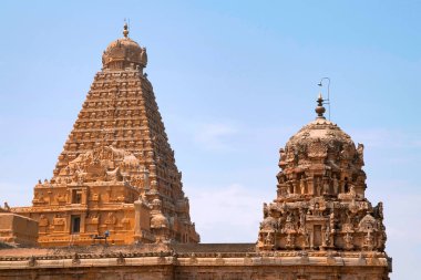 Shikharas veya Vimana, Amman tapınak ve Brihadisvara Tapınağı, Tanjore, Tamil Nadu, Hindistan