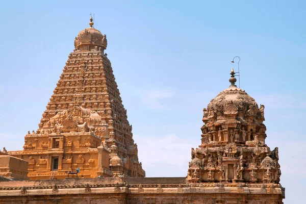 Shikharas 或维曼拿斯 安曼神社和 Brihadisvara Tanjore 泰米尔纳德邦 — 图库照片