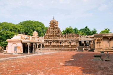 Subrahmanyam Tapınak, Brihadisvara tapınak kompleksi, Tanjore, Tamil Nadu, Hindistan. Güney batıdan görünümü