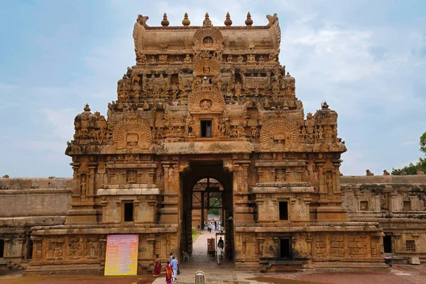 Brihadisvara Tapınağı, Tanjore, Tamil Nadu, Hindistan Rajarajan Tiruvasal, üçüncü gopura, giriş. Nandi mandapa gördüm