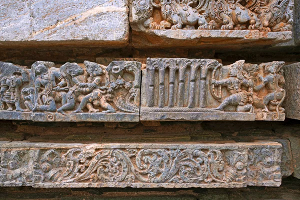 라마야나에서 에피소드입니다 발리에 화살표를 촬영입니다 Kedareshwara Halebidu Karnataka 인도입니다 사원의 — 스톡 사진
