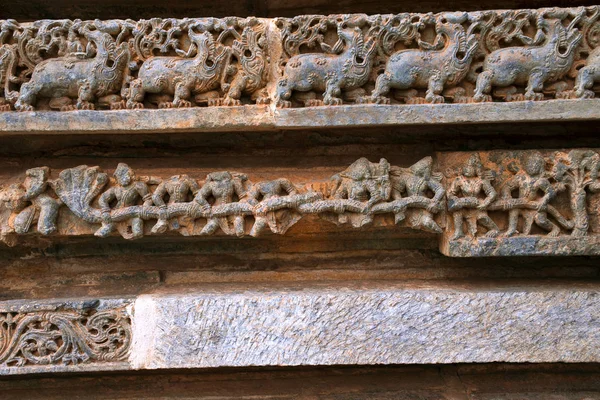Frízek Alján Templom Faragott Samudra Manthana Vishnu Puránák Epizódja Kedareshwara — Stock Fotó