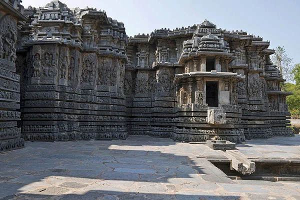 Фасад Декоративная Стена Рельефа Западной Стороны Храма Хойсалешвара Халебиду Карнатака — стоковое фото