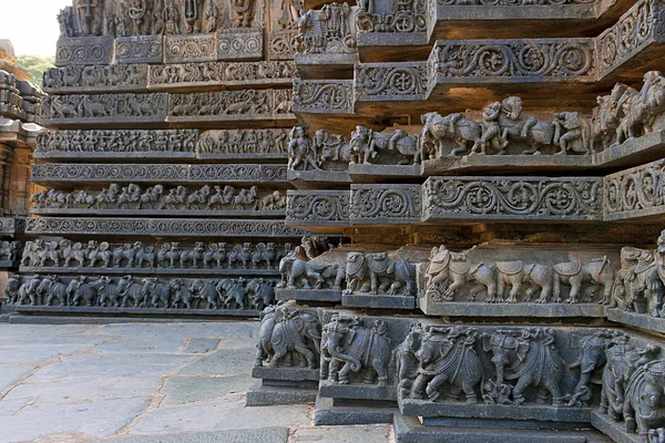 Zvířat Scény Mytologických Epizod Ramayana Mahabharata Úpatí Chrám Hoysaleshwara Chrám — Stock fotografie