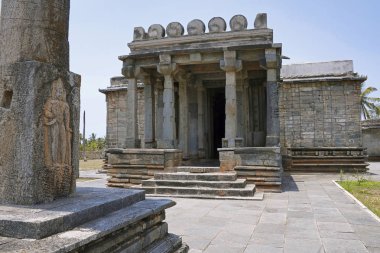 Shantinatha Basadi, Basadi Halli jain Tapınağı karmaşık, Karnataka, Hindistan önden görünümü.